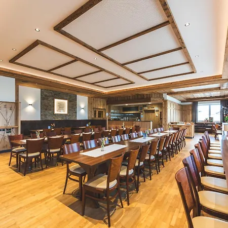 Kirchenwirt Irrsdorf Familie Schinwald Gasthof Straßwalchen