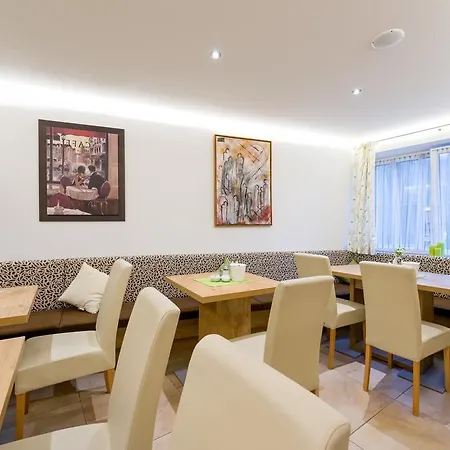 Gasthof Kirchenwirt Irrsdorf Familie Schinwald 3*