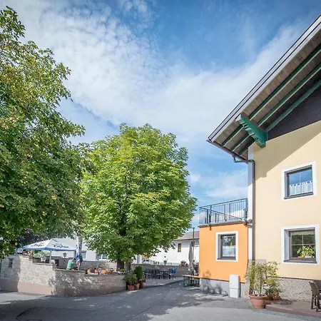 Kirchenwirt Irrsdorf Familie Schinwald Gasthof 3*