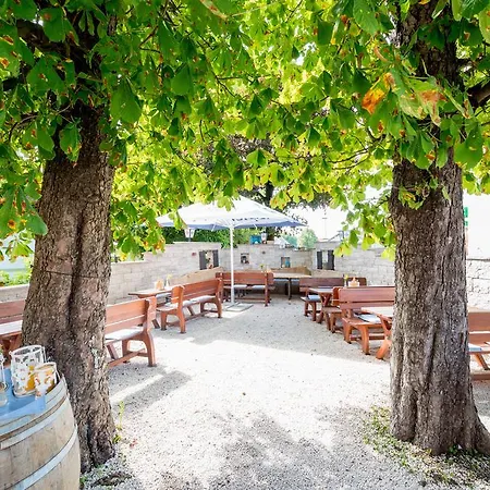 Kirchenwirt Irrsdorf Familie Schinwald Gasthof Straßwalchen