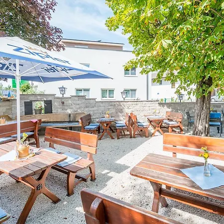 Kirchenwirt Irrsdorf Familie Schinwald 3* 施特拉斯瓦尔兴